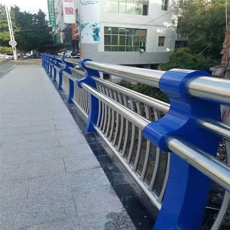 不锈钢复合管桥梁护栏如何焊接