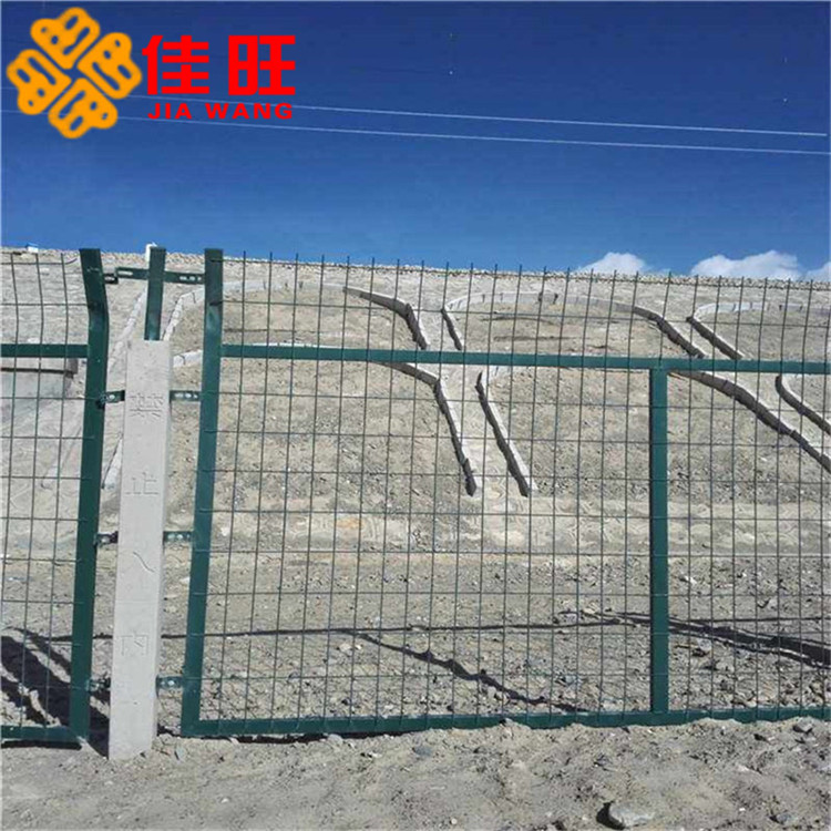 铁路护栏网 强度高 整体稳定性好 结构简练 便于运输